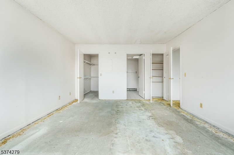 55 Clinton Pl 609
