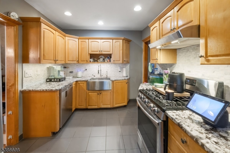 15 Linda Vista Ave
