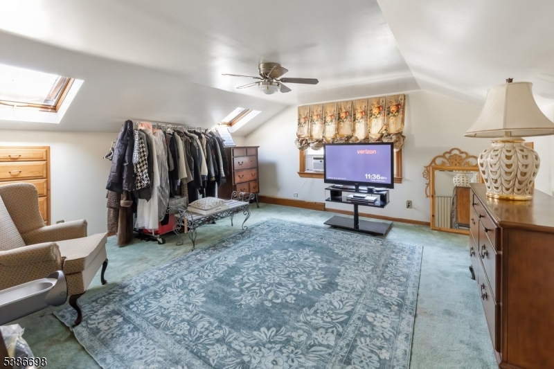 15 Linda Vista Ave