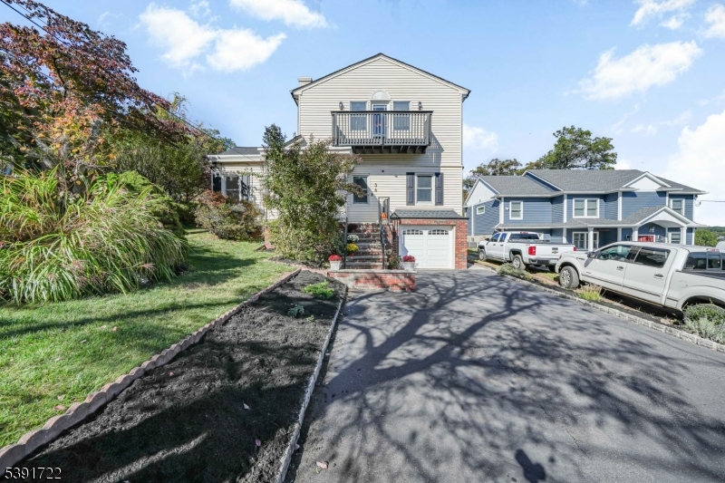 36 Clara St