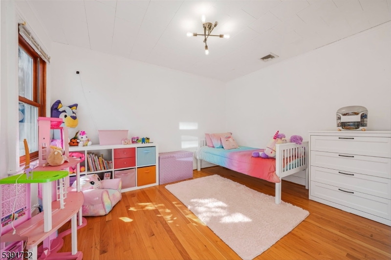 36 Clara St