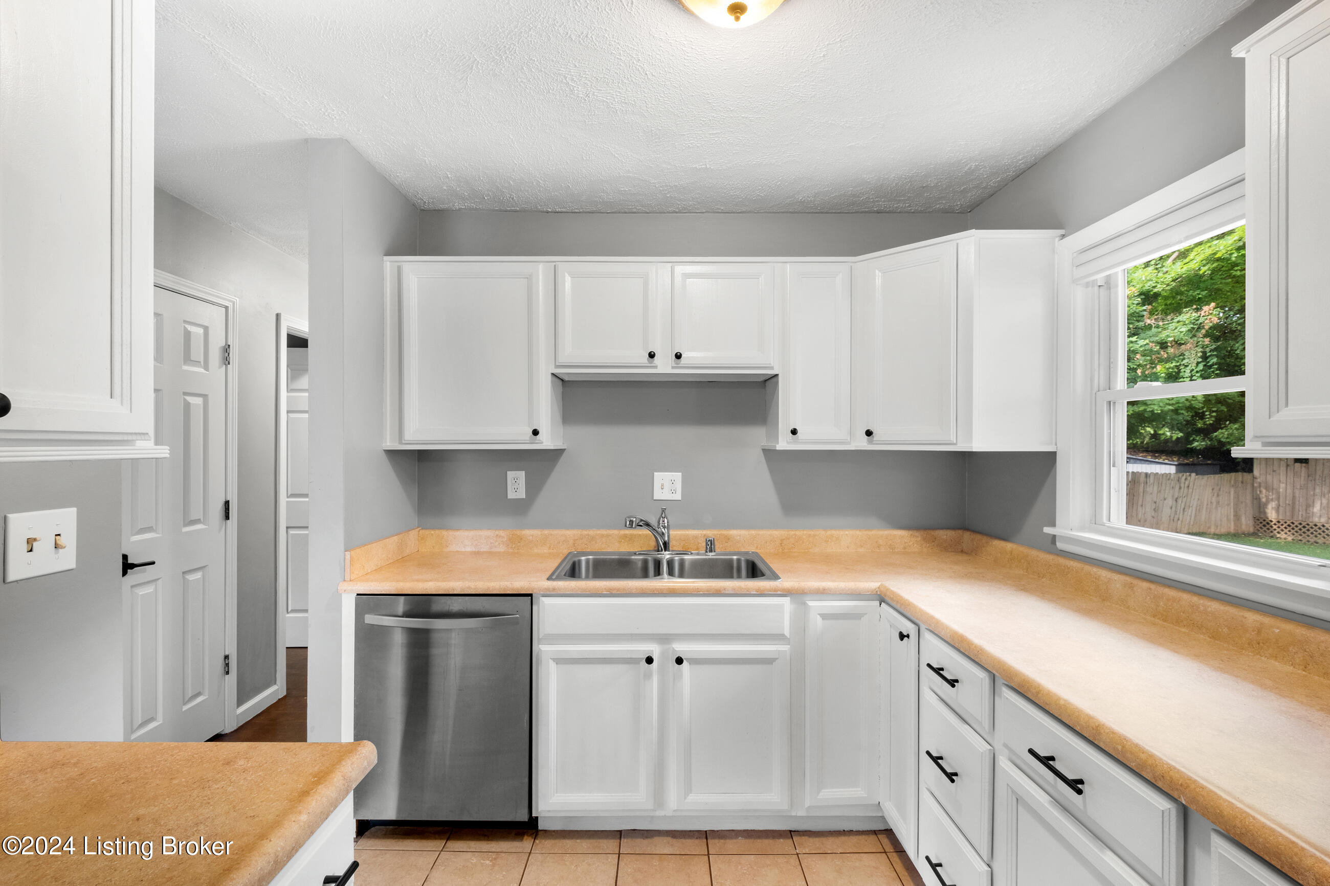 1906 Milburt Dr