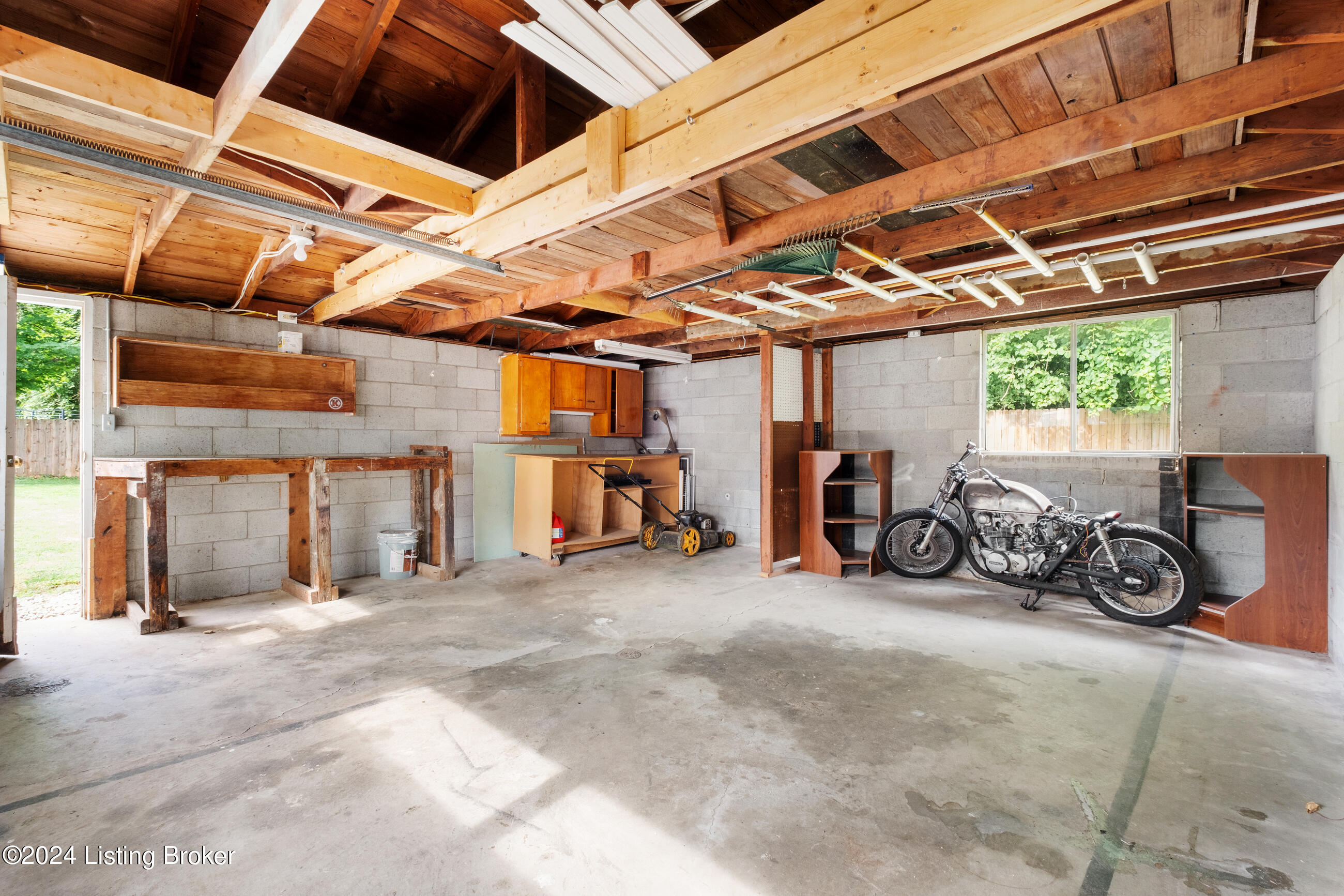 1906 Milburt Dr