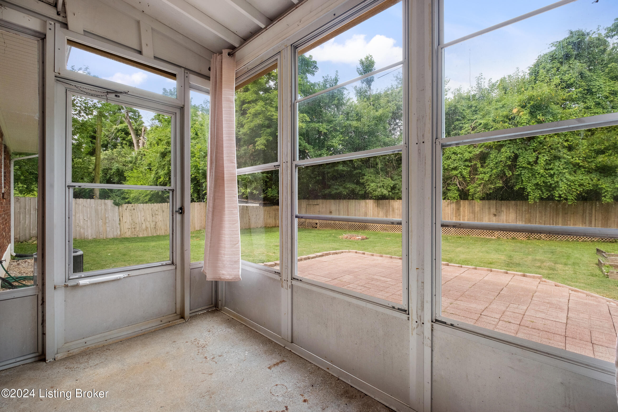 1906 Milburt Dr