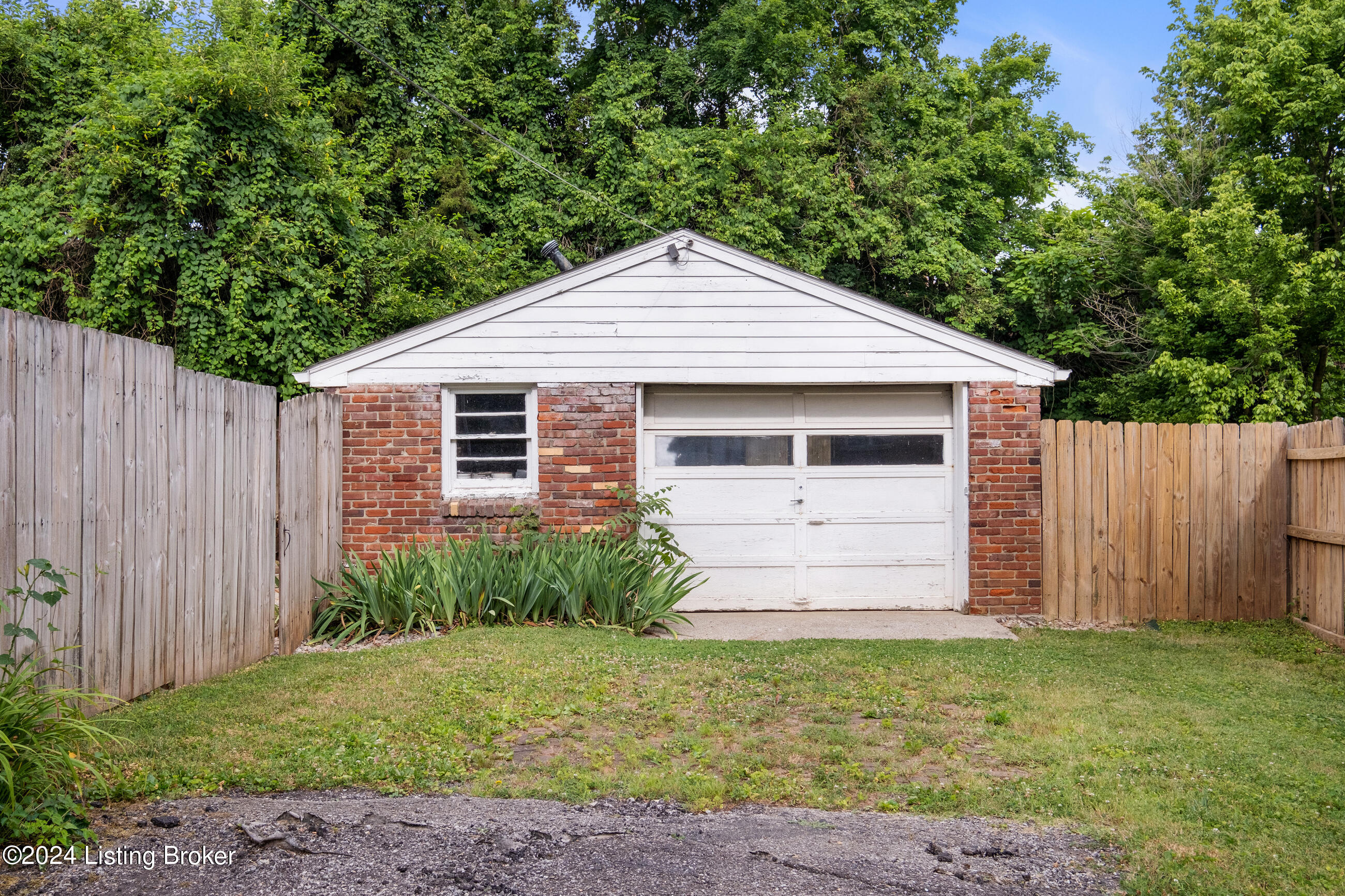 1906 Milburt Dr