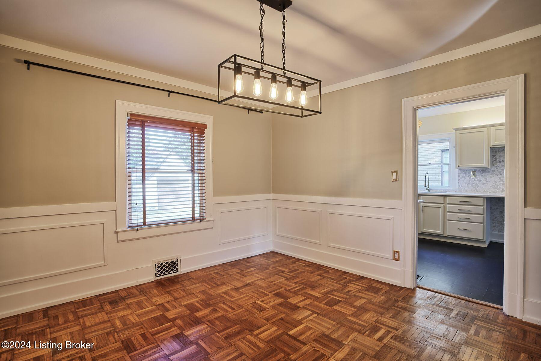 3031 Lexington Rd