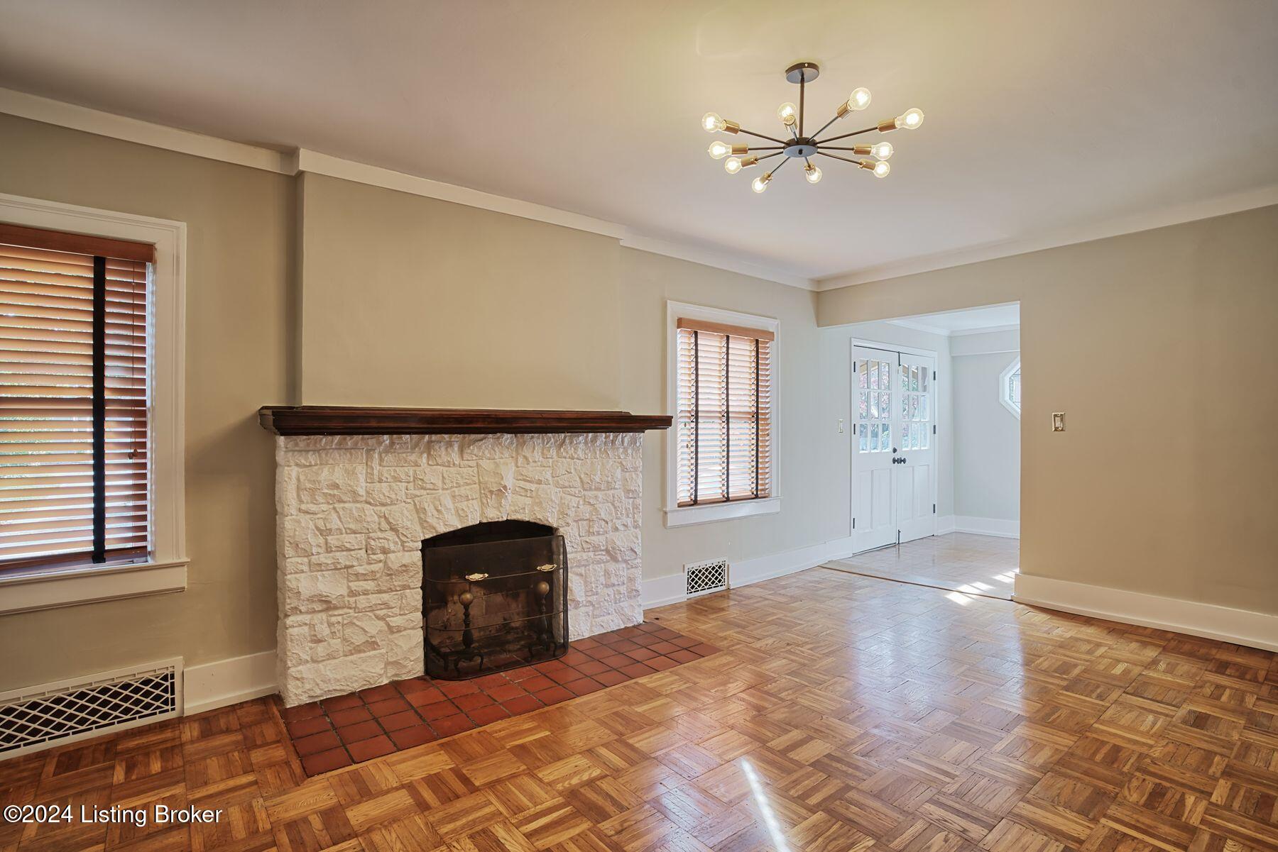 3031 Lexington Rd