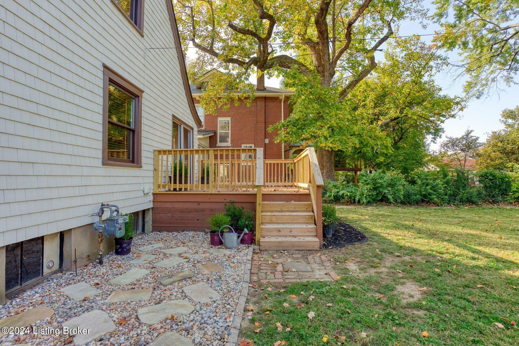 3031 Lexington Rd