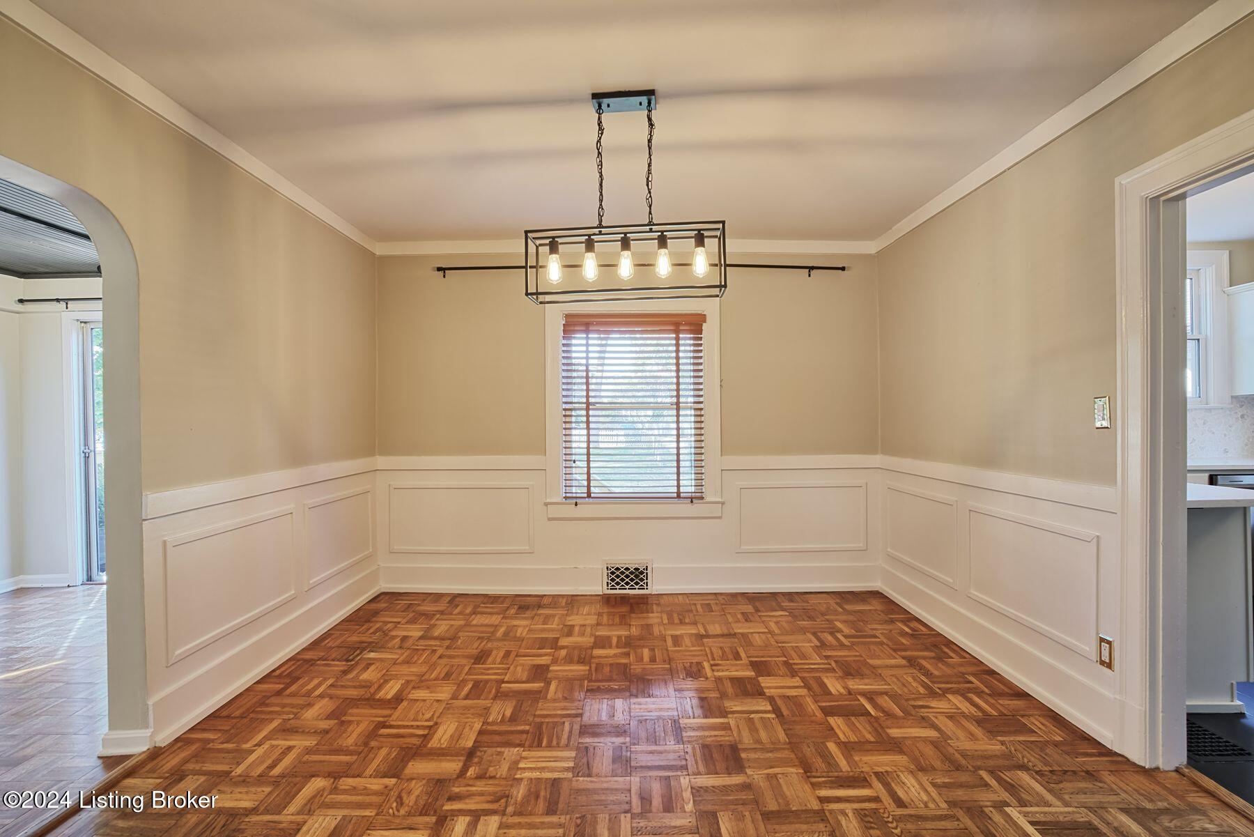 3031 Lexington Rd