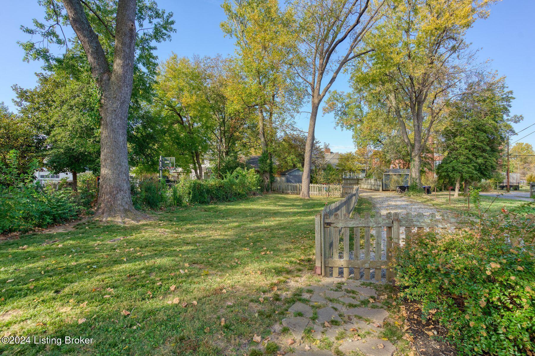 3031 Lexington Rd