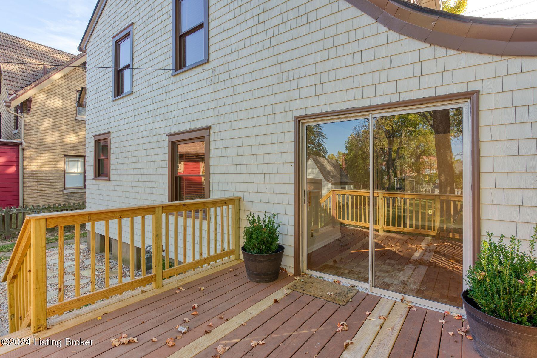 3031 Lexington Rd