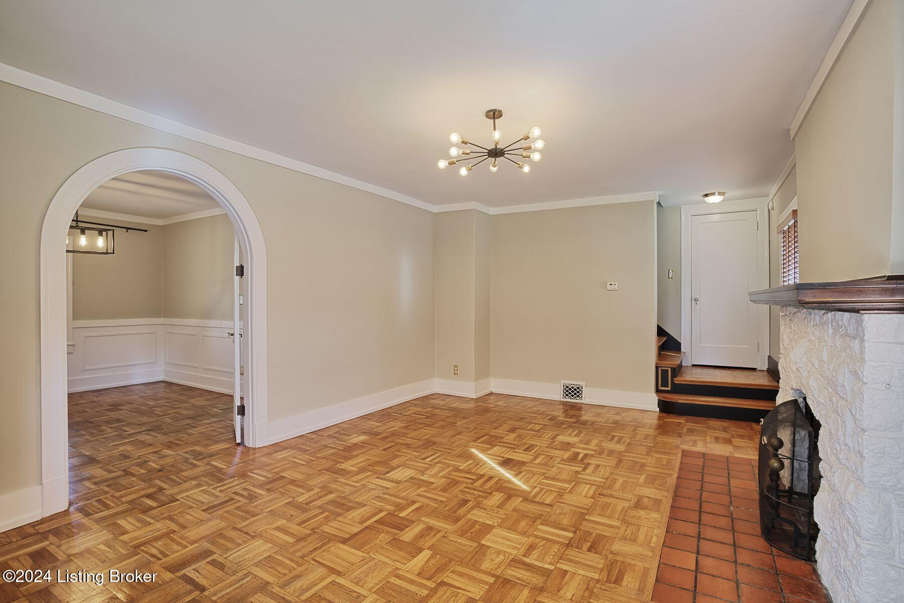 3031 Lexington Rd