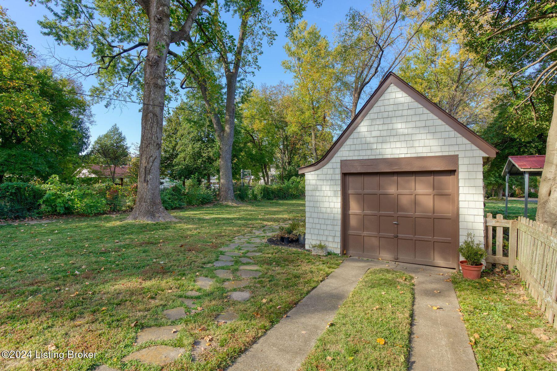 3031 Lexington Rd