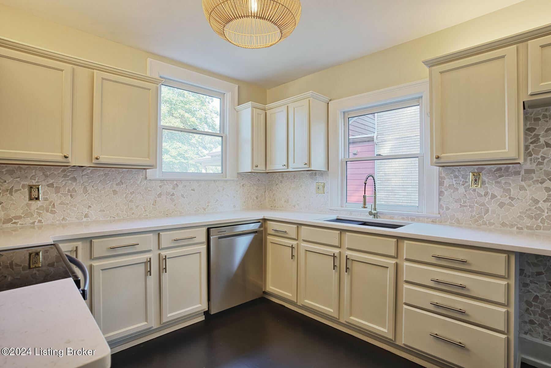 3031 Lexington Rd