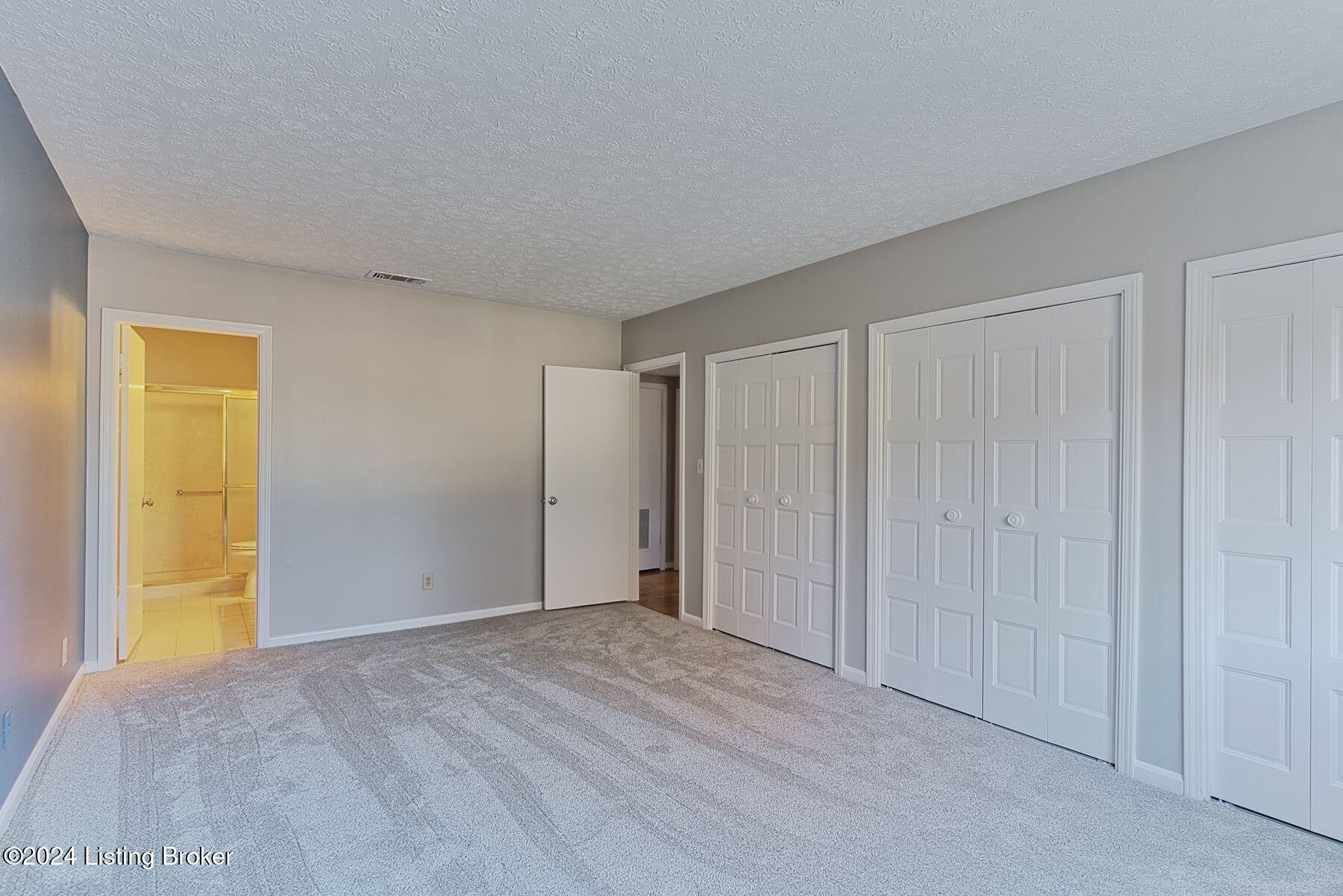 4180 Lyndon Way, 302