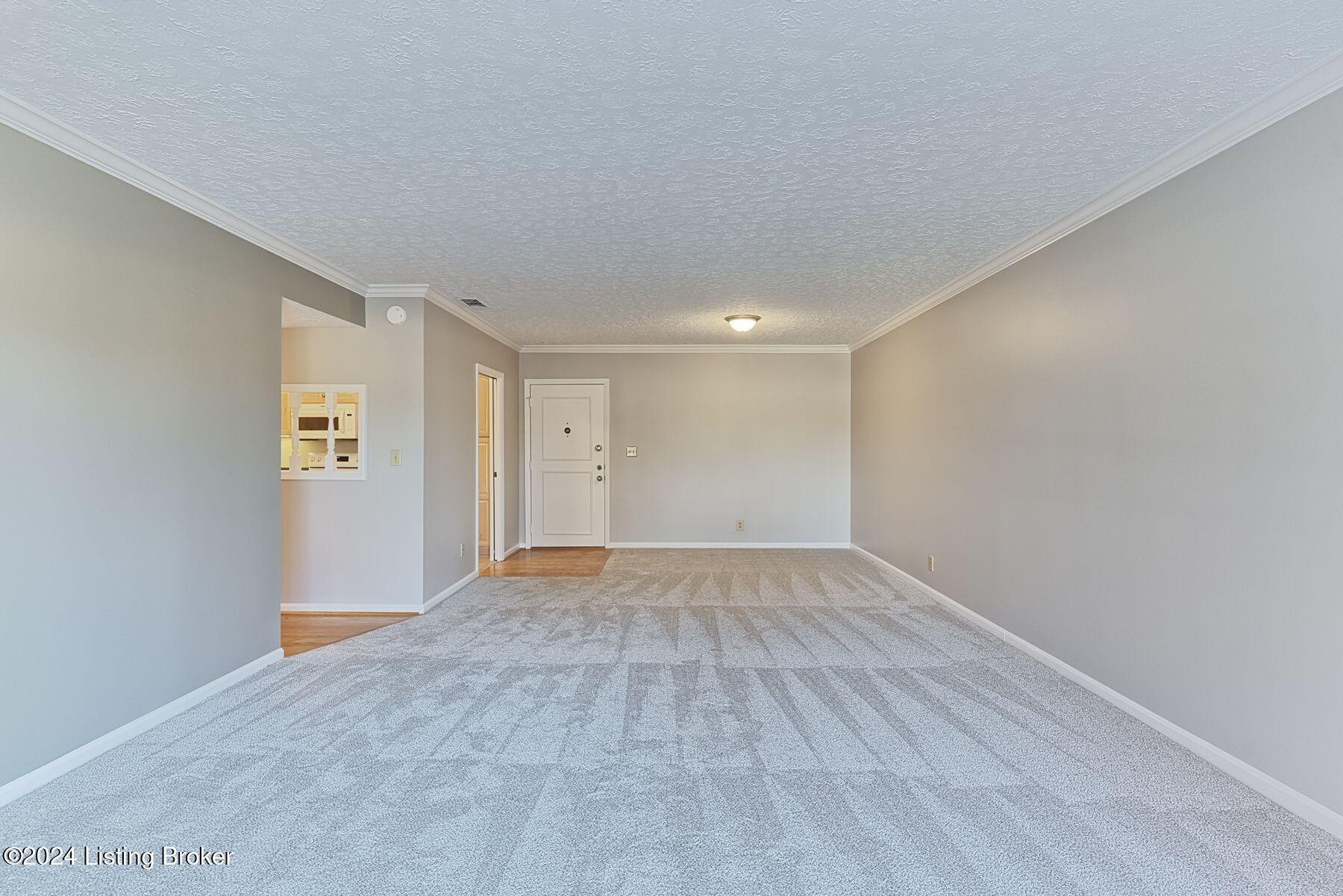 4180 Lyndon Way, 302