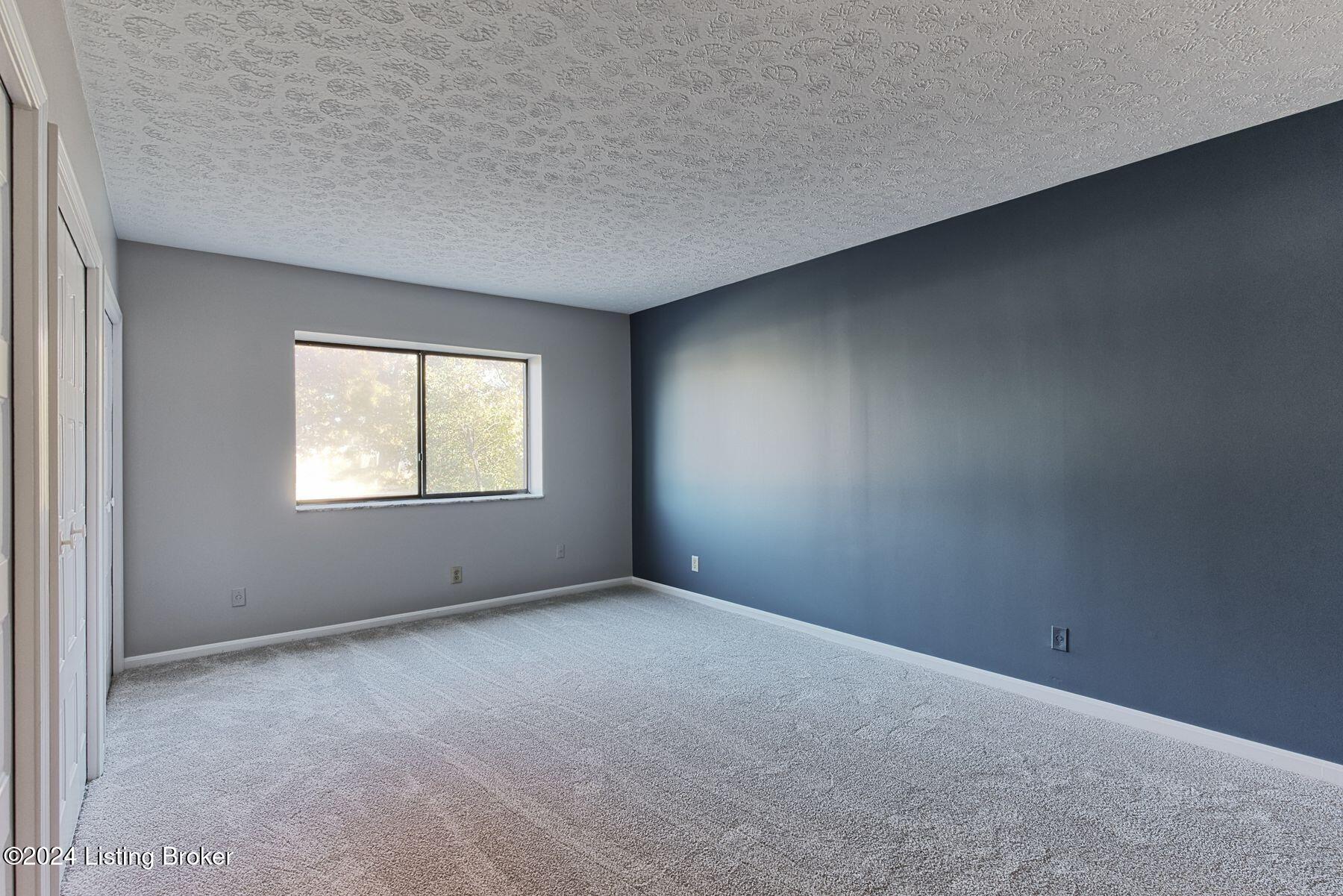4180 Lyndon Way, 302
