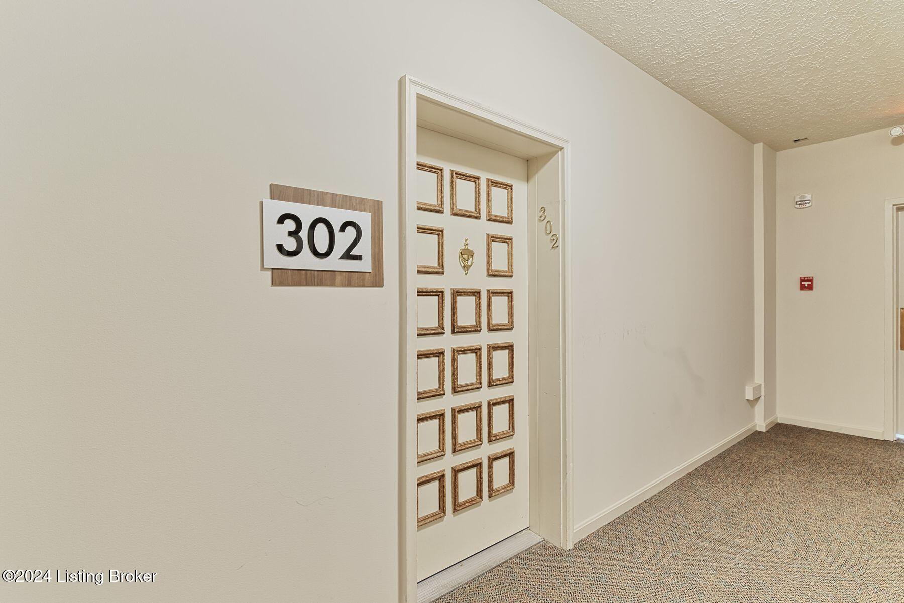 4180 Lyndon Way, 302