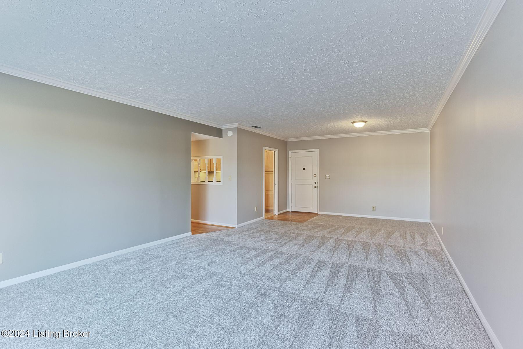 4180 Lyndon Way, 302