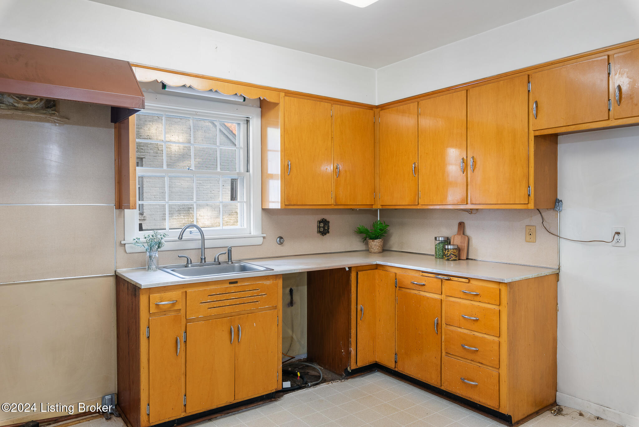 216 Gibson Rd