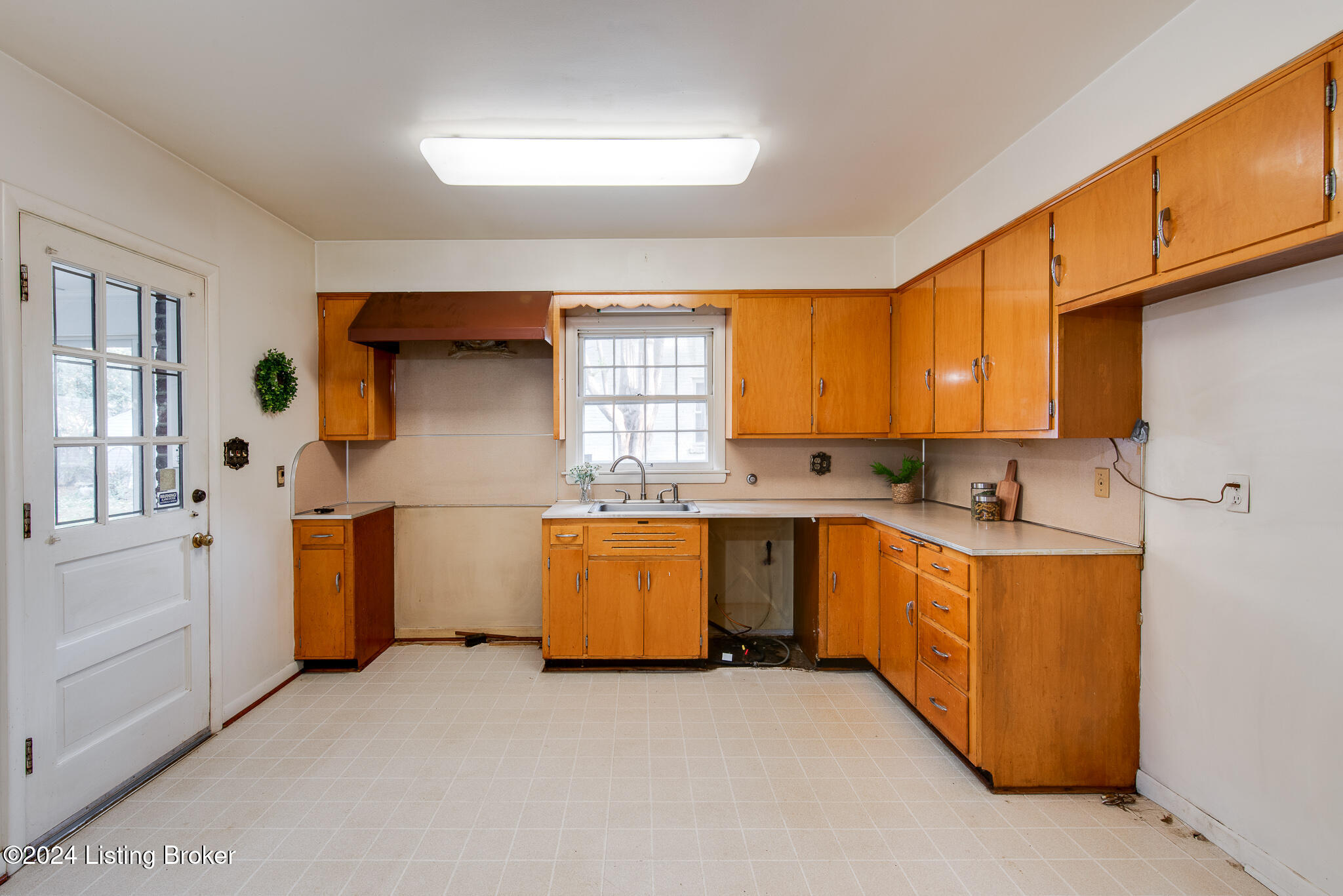 216 Gibson Rd