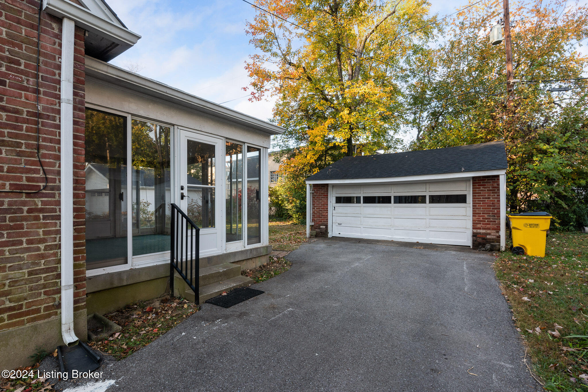 216 Gibson Rd