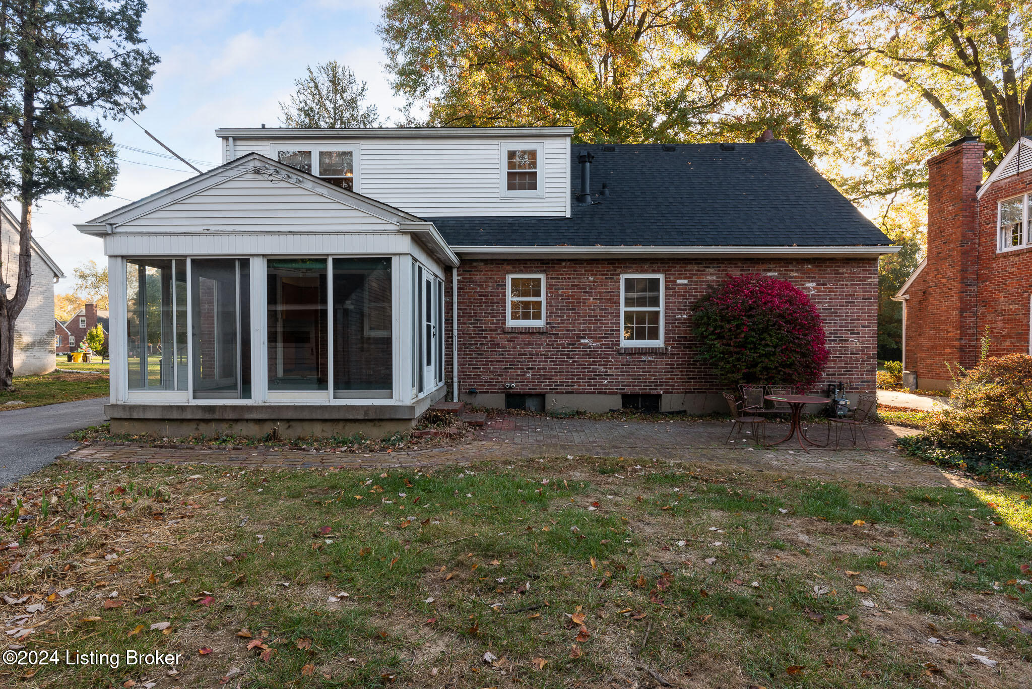 216 Gibson Rd