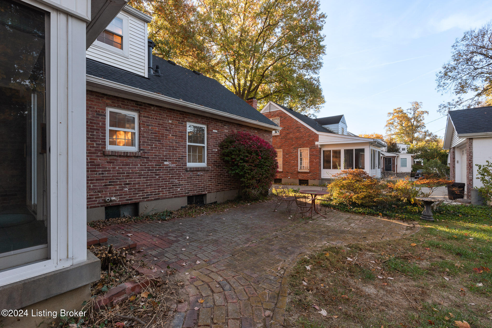 216 Gibson Rd