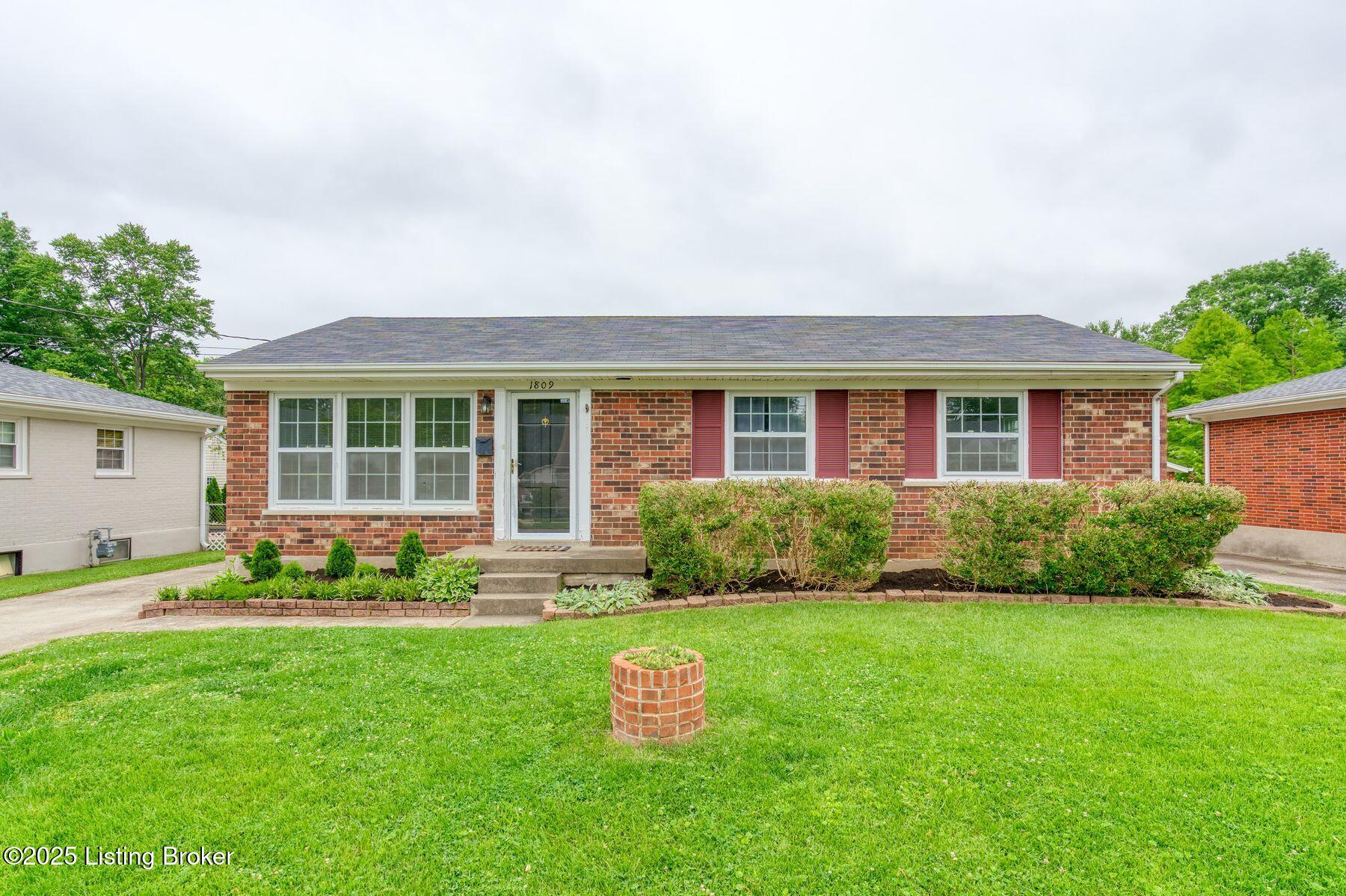 1809 Roosevelt Ave