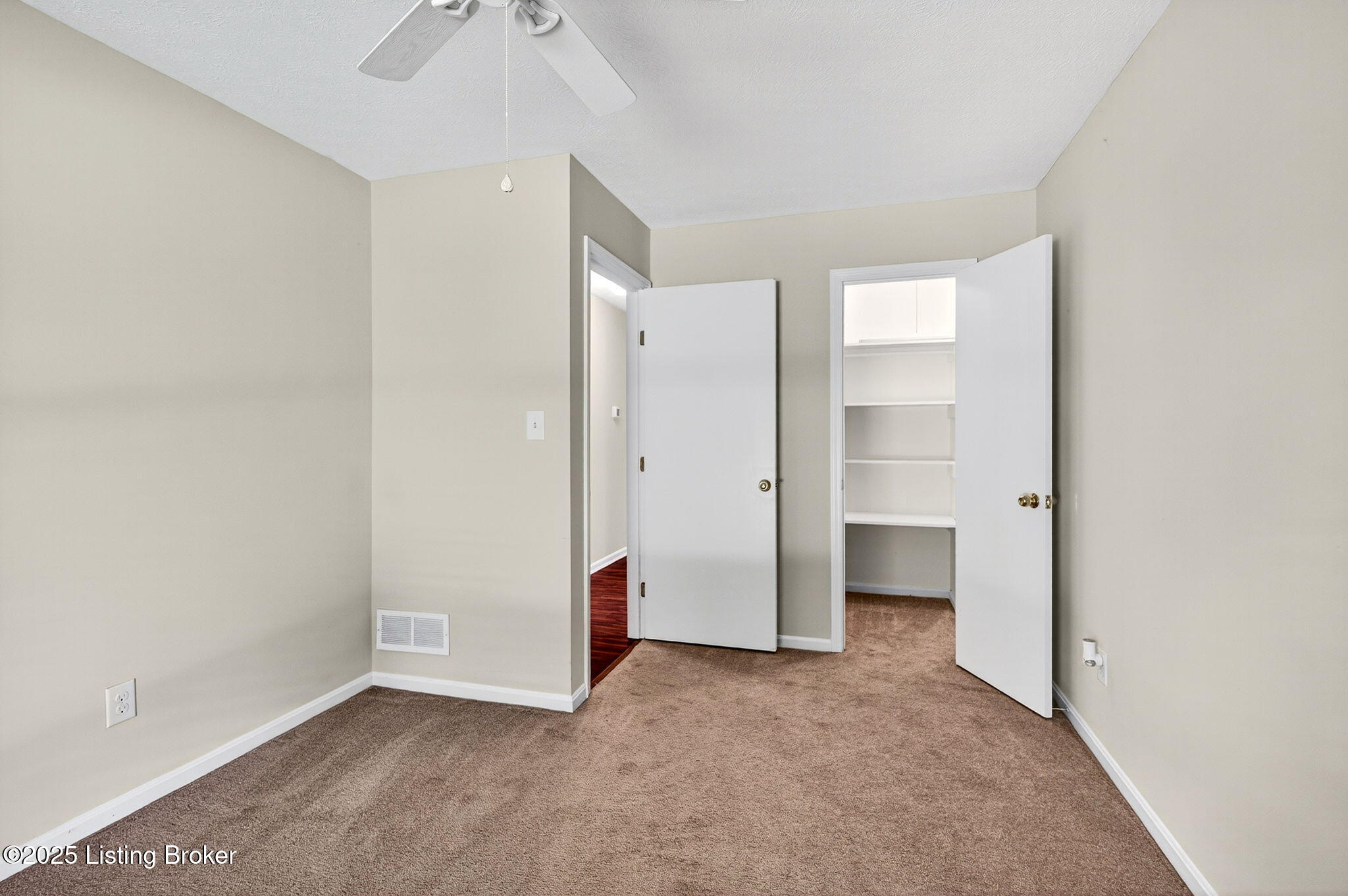 1605 Carlimar Ln
