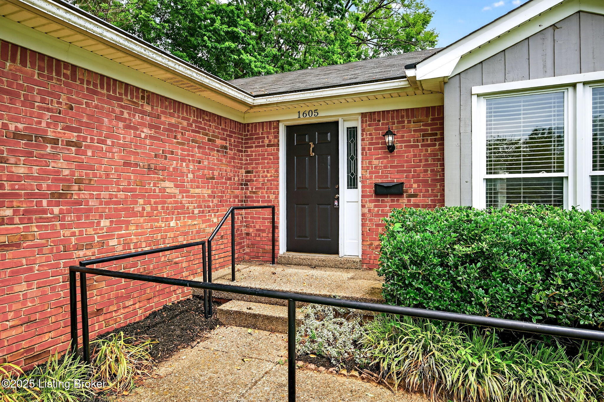 1605 Carlimar Ln