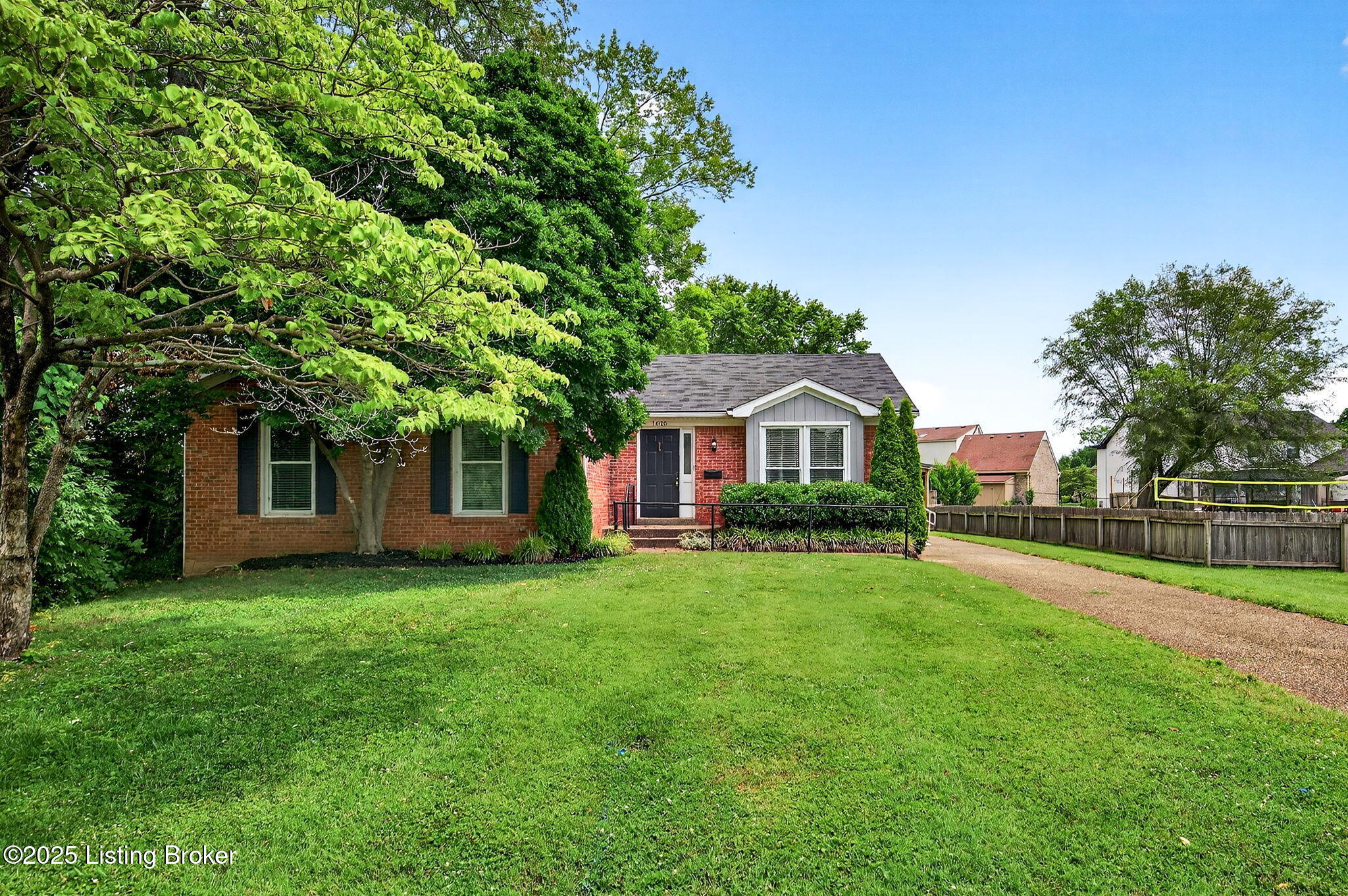 1605 Carlimar Ln