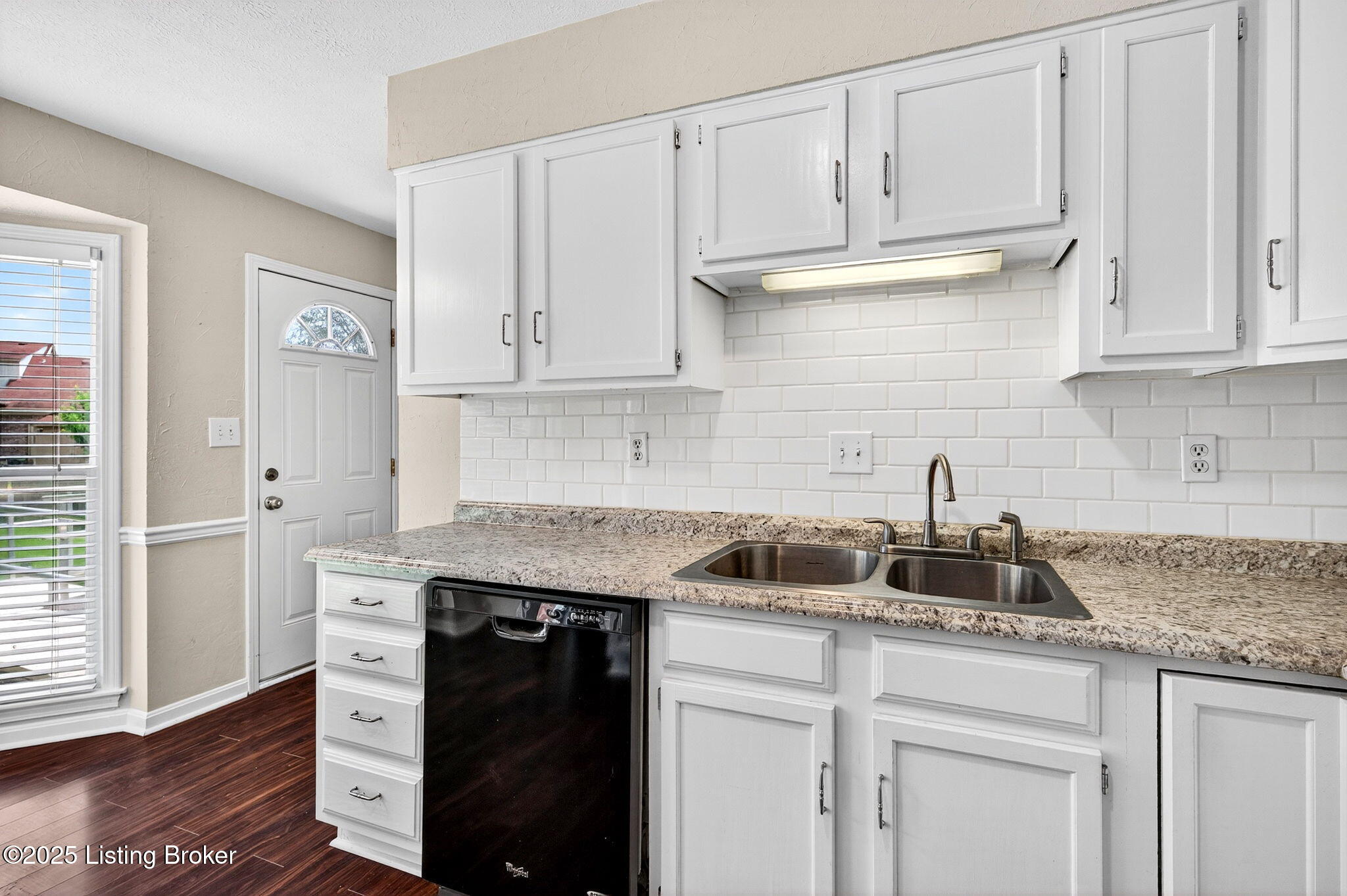 1605 Carlimar Ln