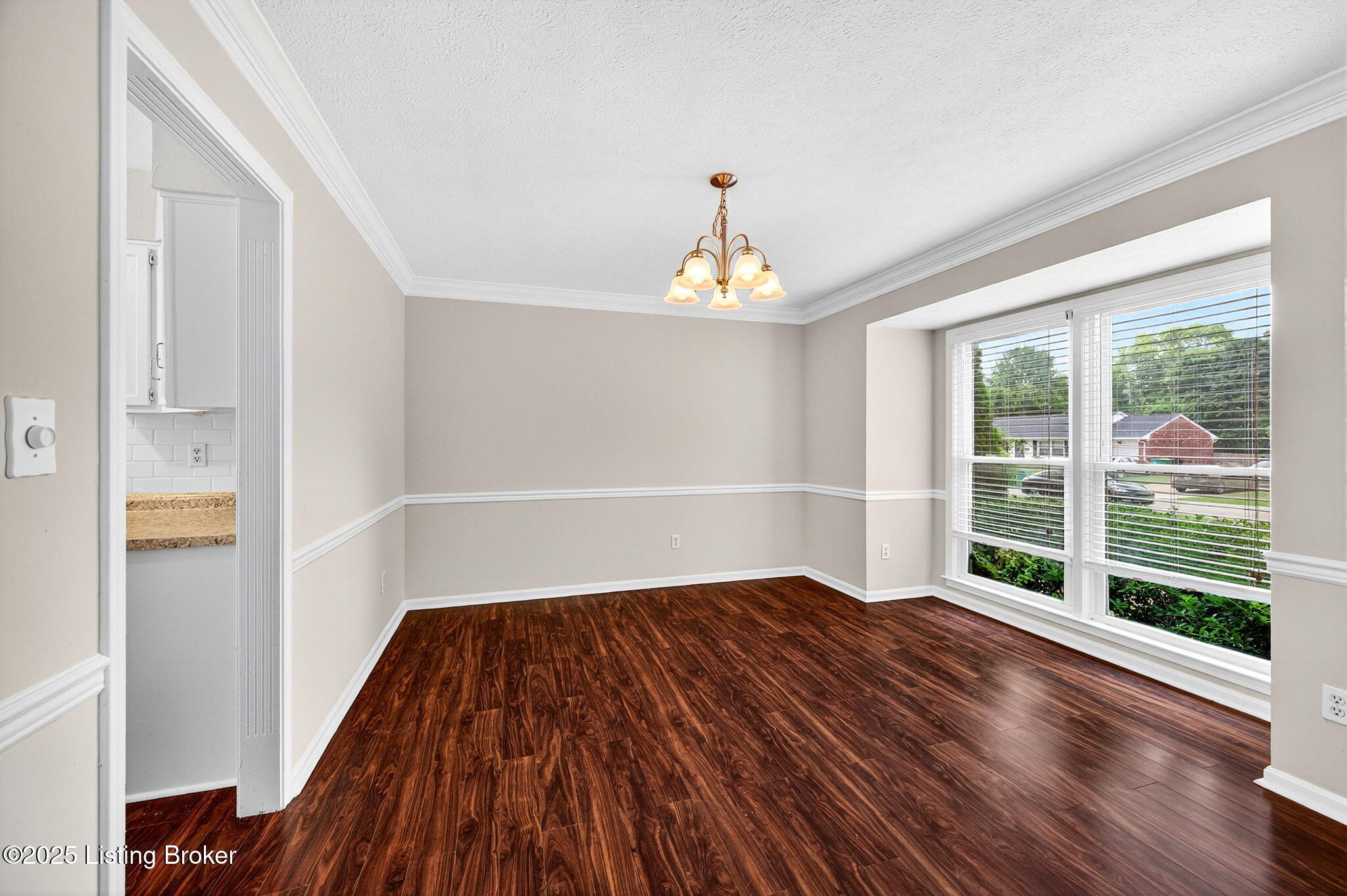1605 Carlimar Ln