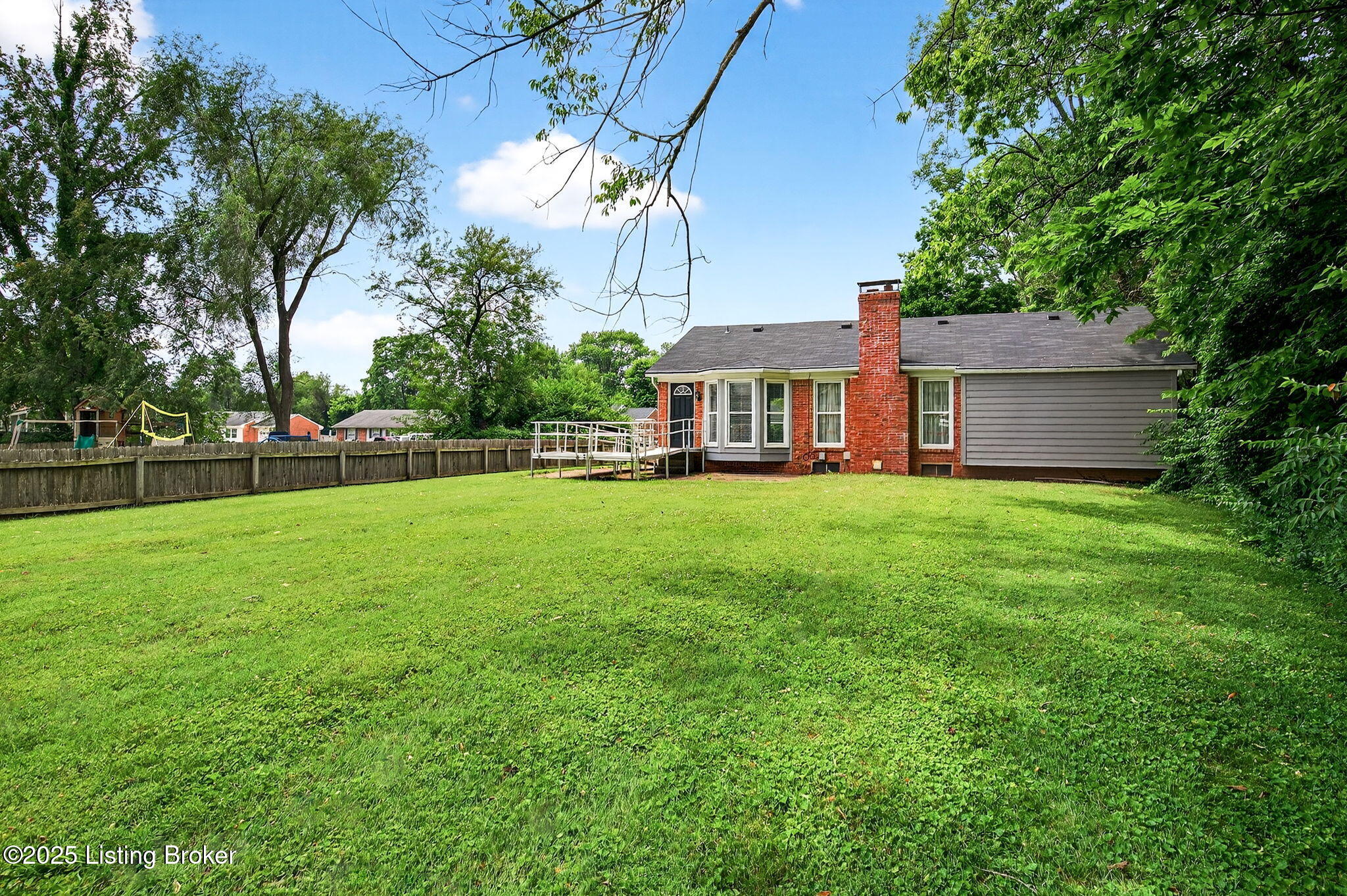 1605 Carlimar Ln
