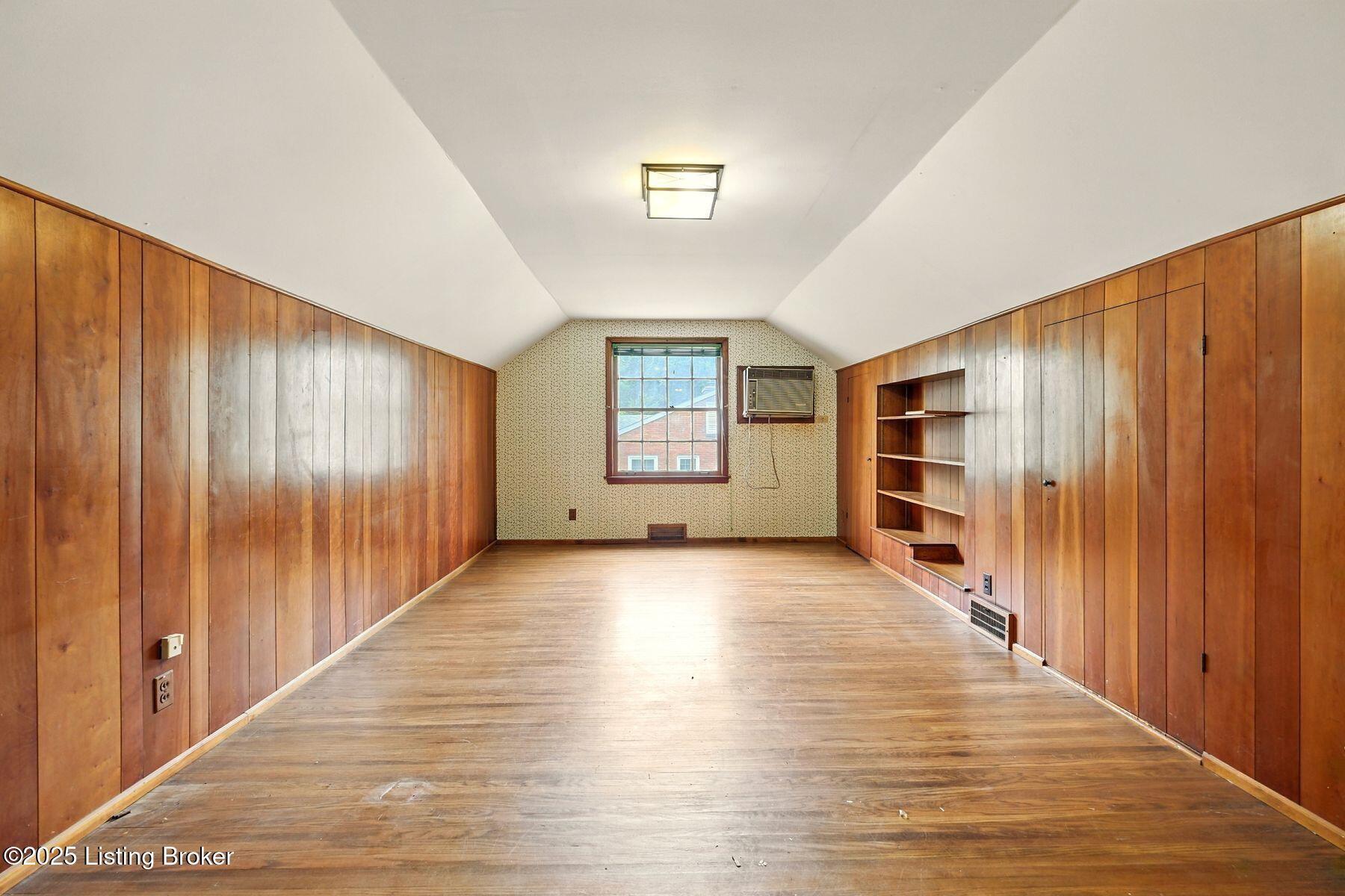 3918 Leland Rd