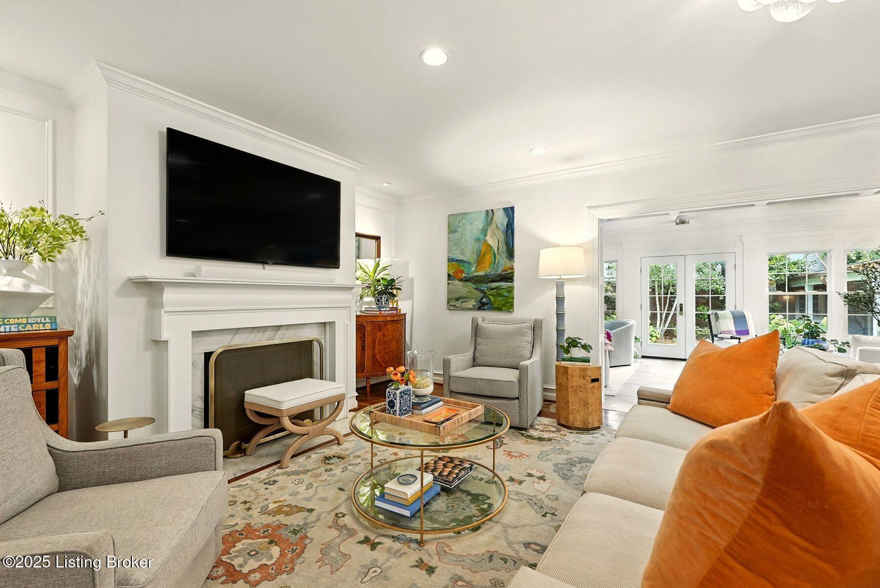 229 Saint Matthews Ave