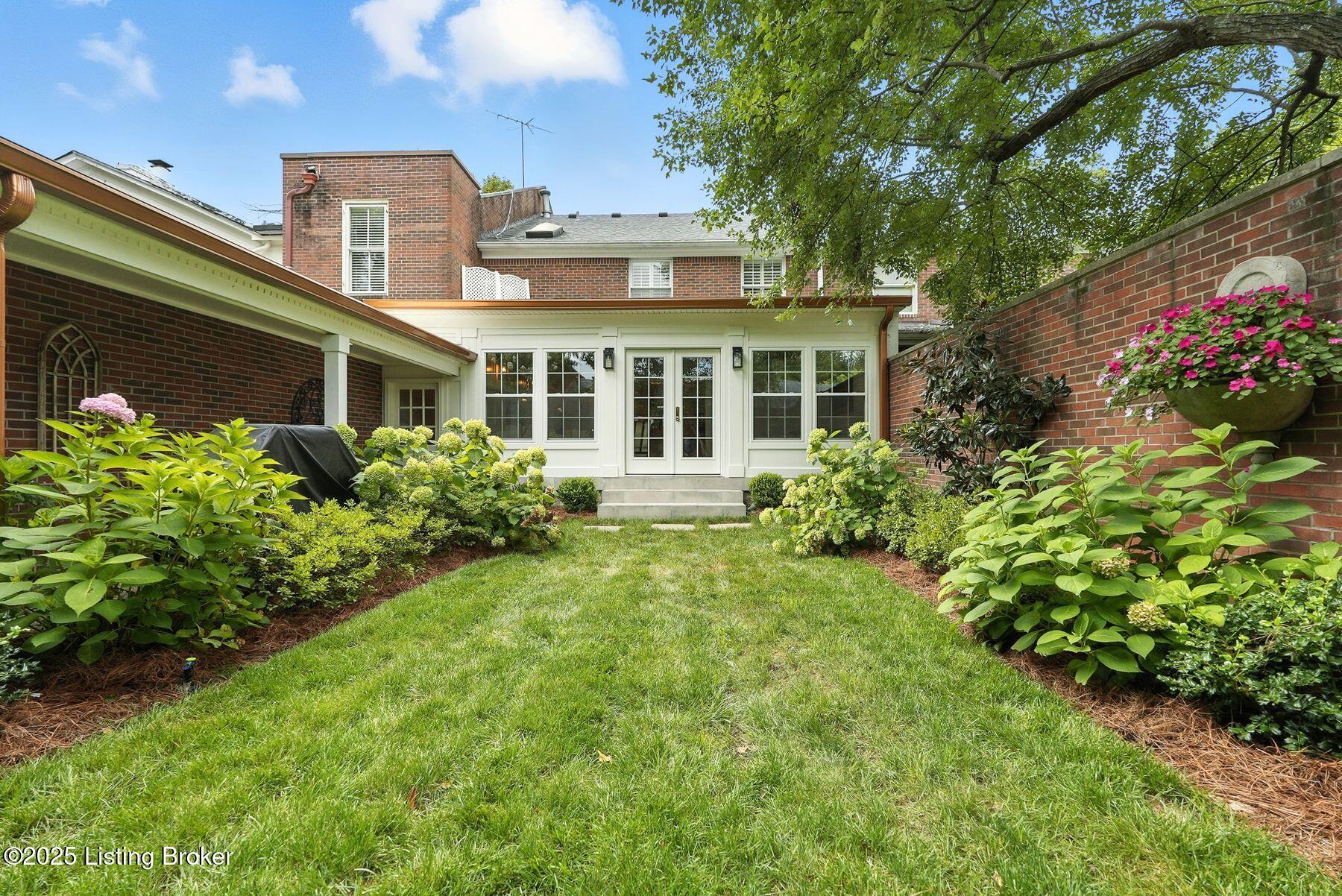 229 Saint Matthews Ave