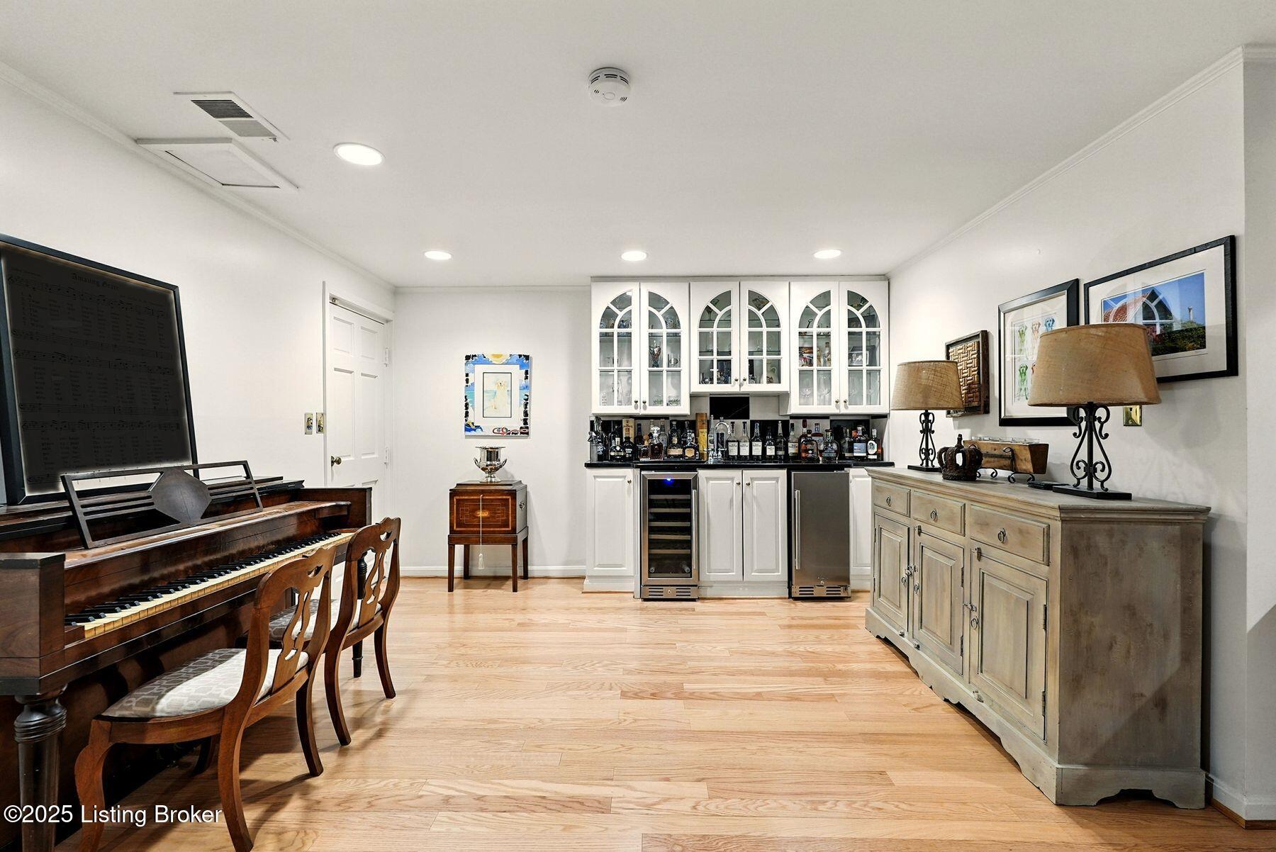 229 Saint Matthews Ave