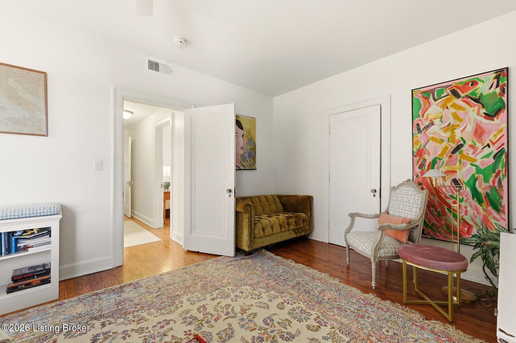 1601 Spring Dr 8
