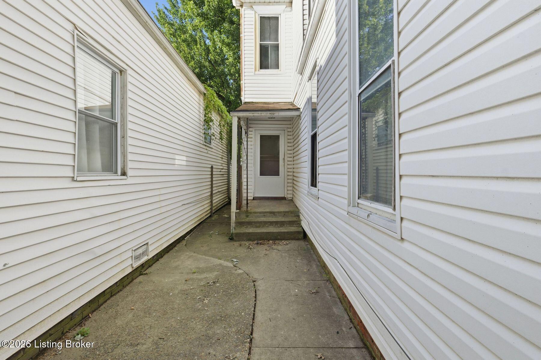 1036 E Caldwell St