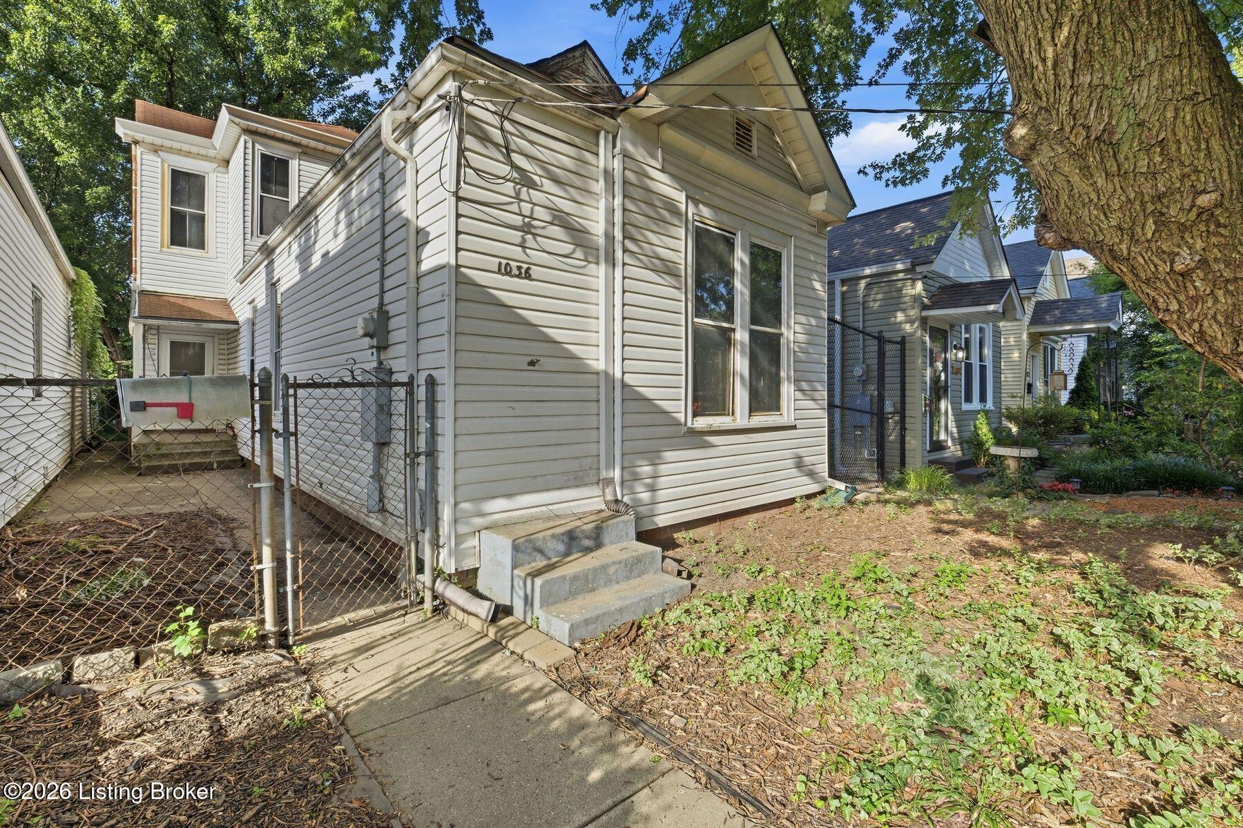 1036 E Caldwell St