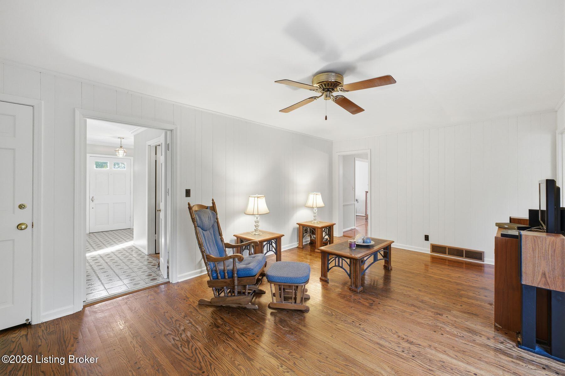 2324 Thornhill Rd