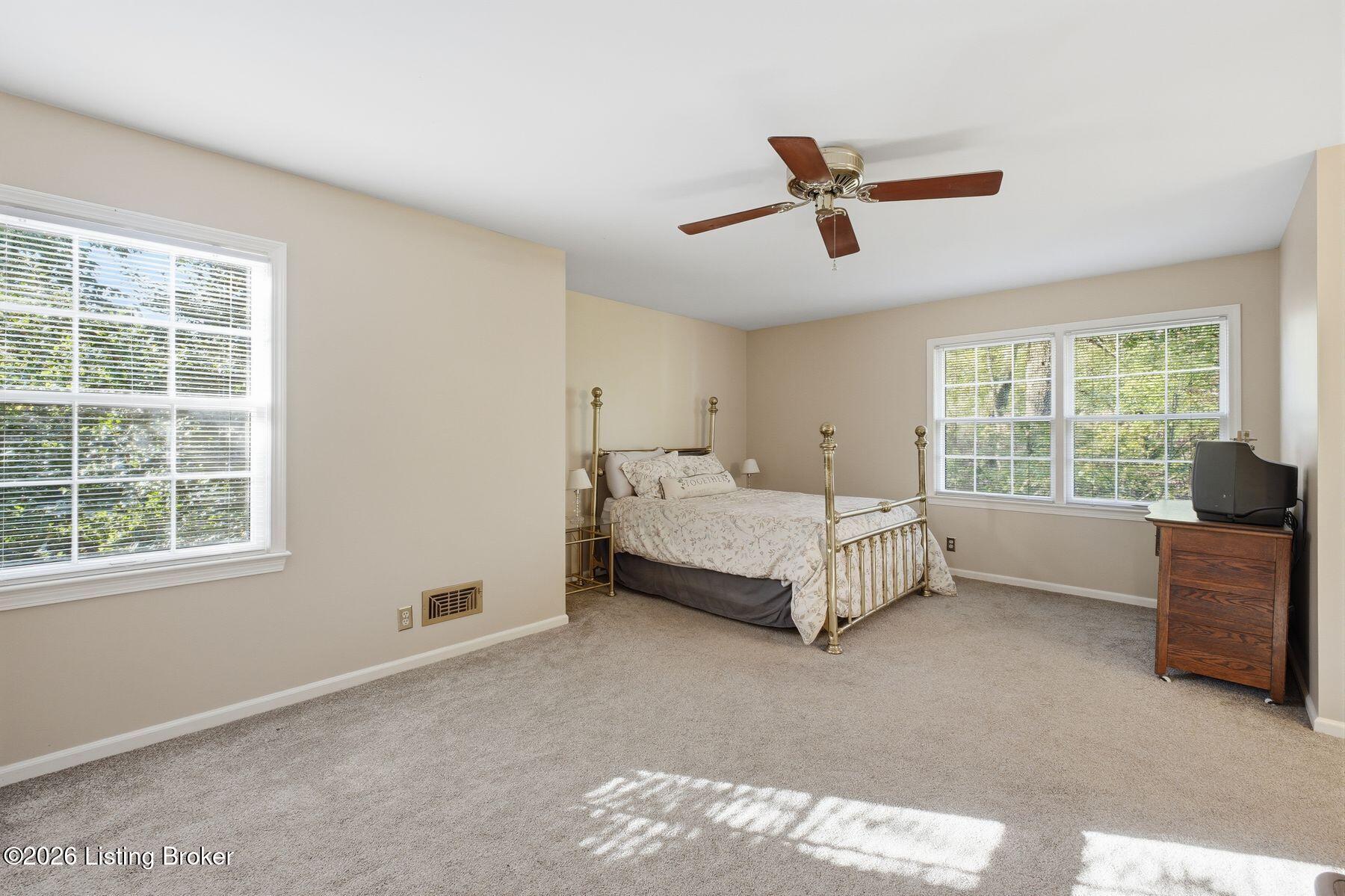 2324 Thornhill Rd