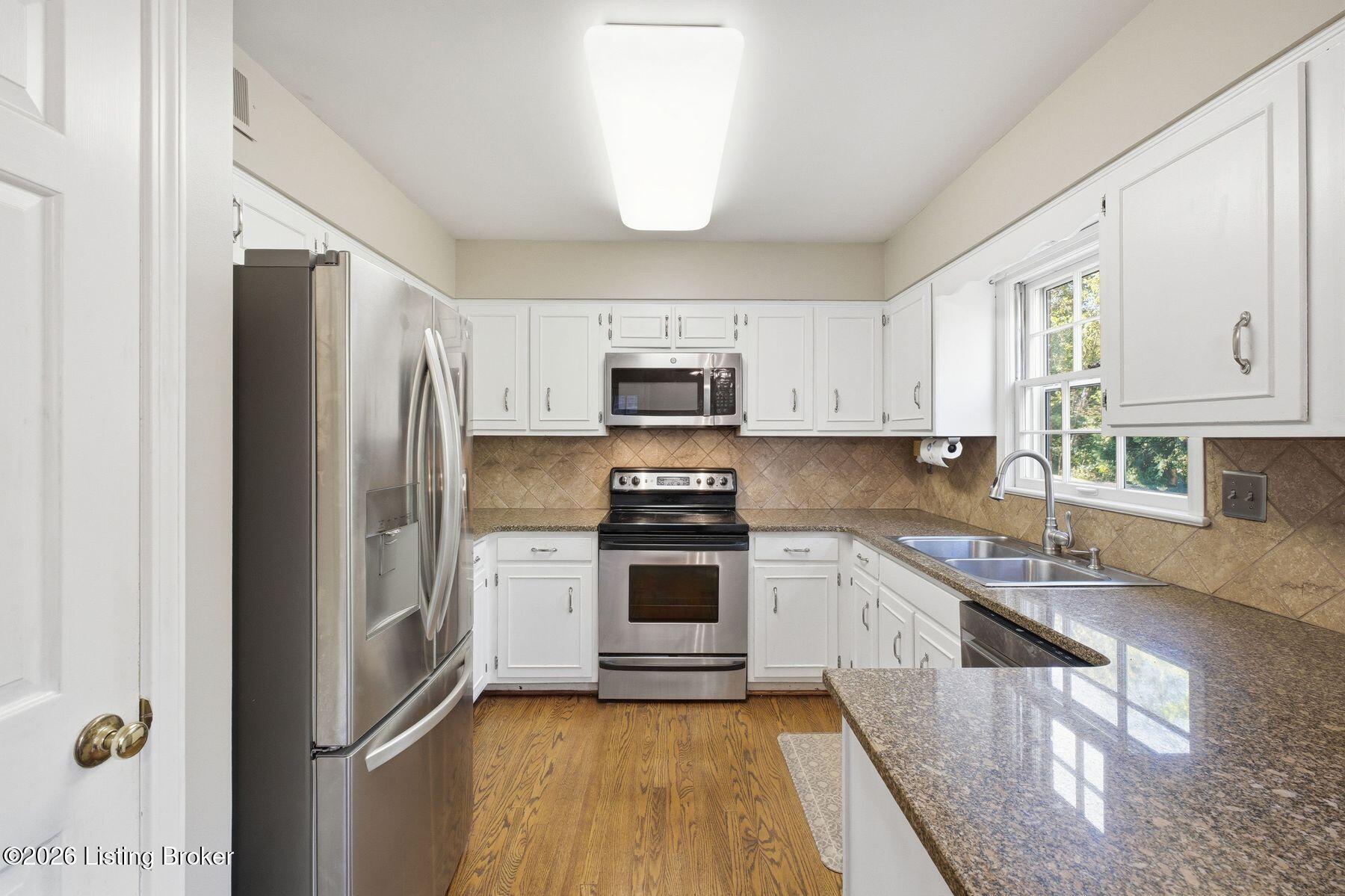 2324 Thornhill Rd
