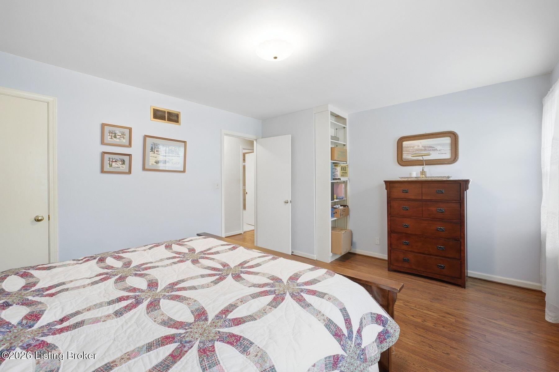 2324 Thornhill Rd