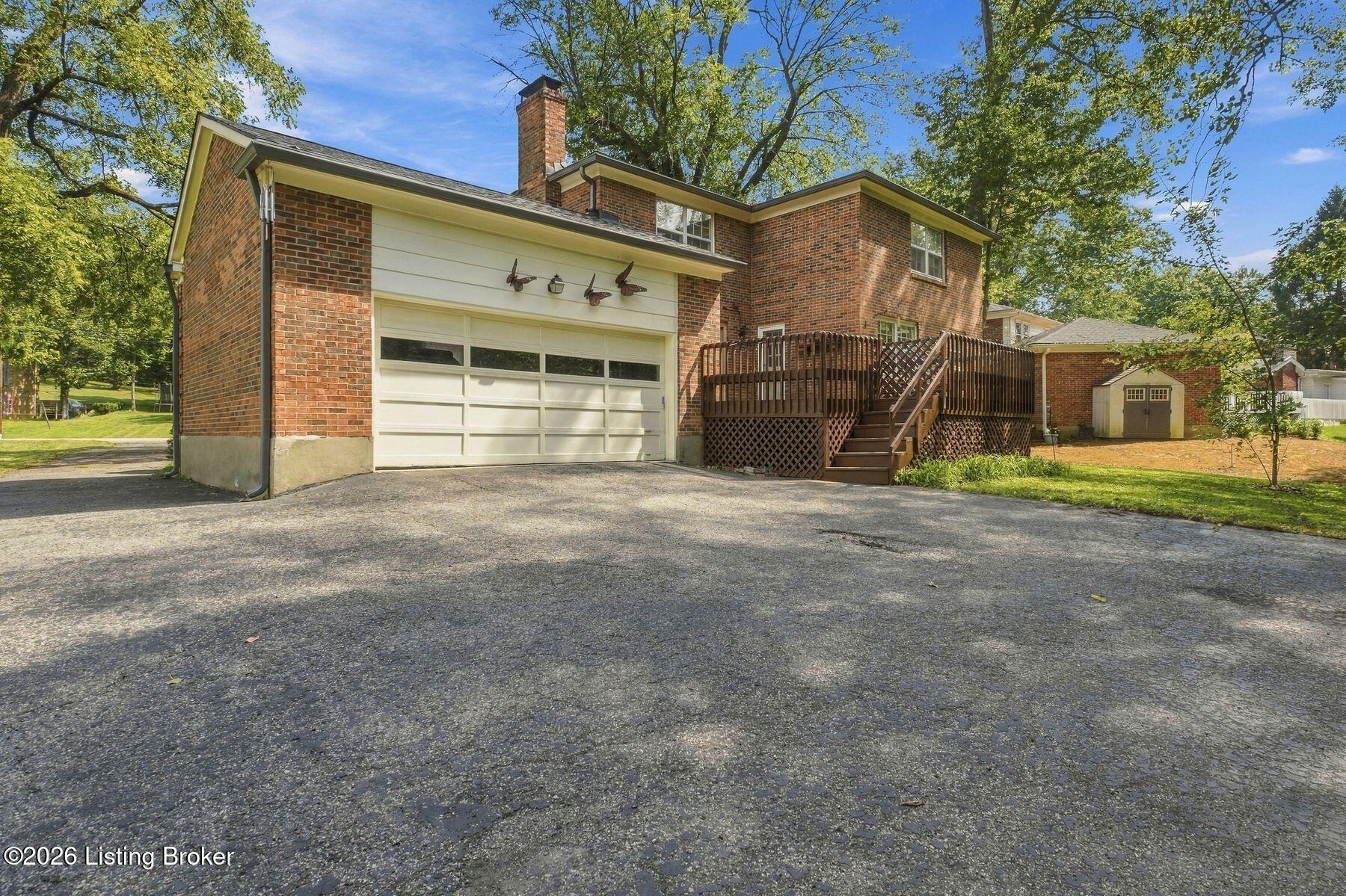 2324 Thornhill Rd