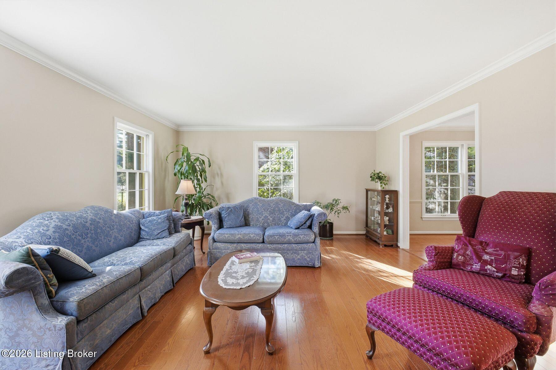 2324 Thornhill Rd