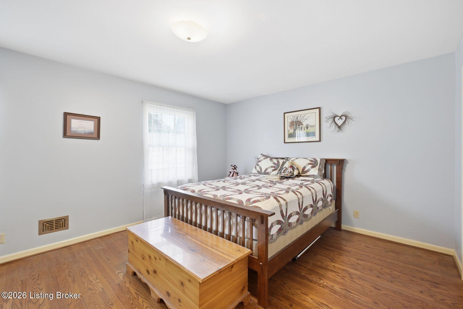 2324 Thornhill Rd