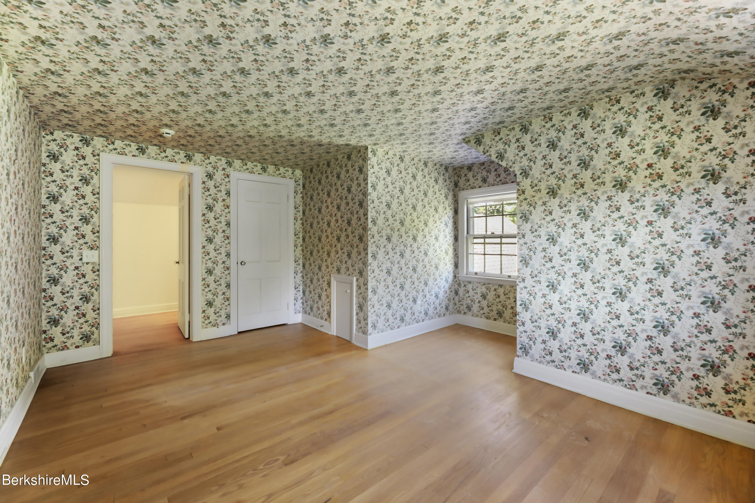 295 Holmes Rd